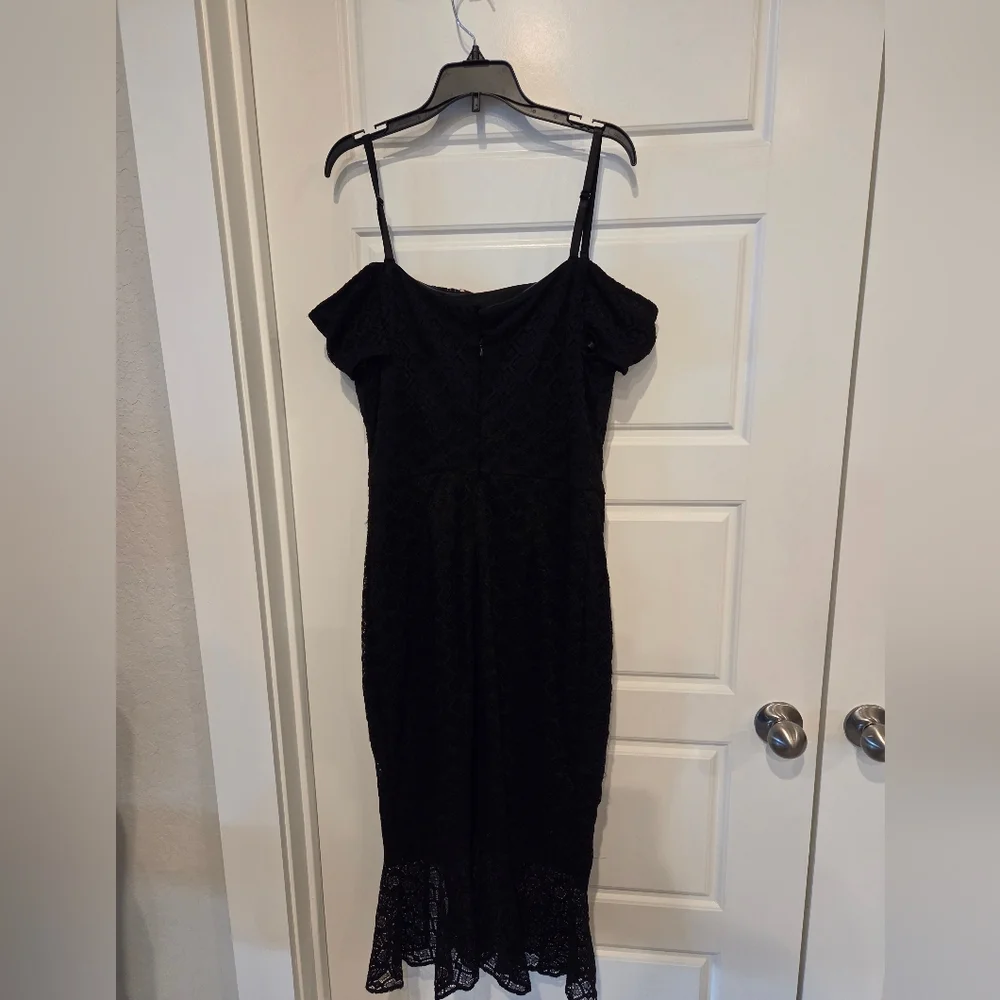 GUESS WOMEN'S EMBROIDERED PEPLUM FLORAL DRESS SIZE 8 - Picture 7 of 10